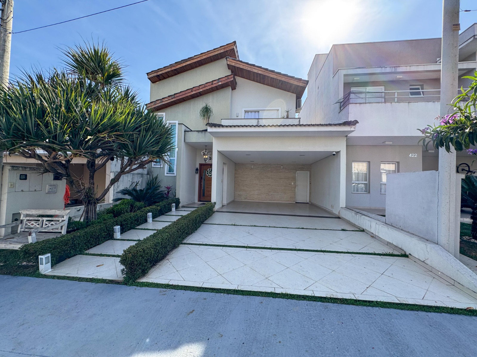 Fachada do sobrado no Ibiti Royal